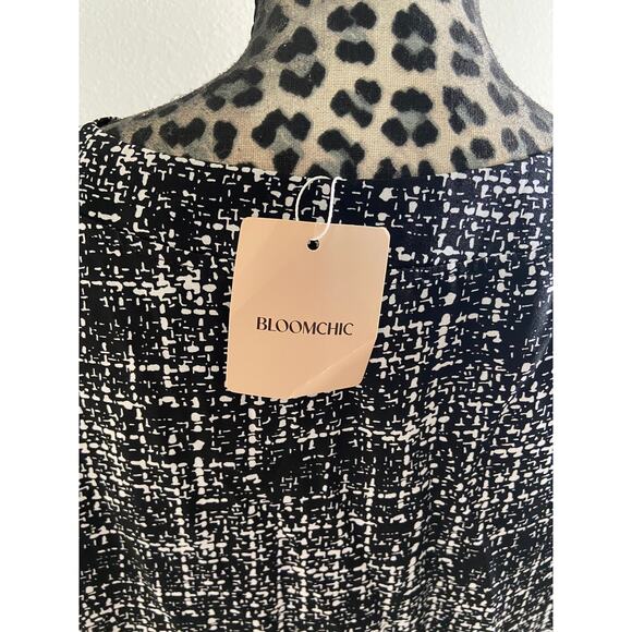 BloomChic NWT Womens Black White Abstract Blouse Plus Size 26 3/4 Sleeve Top - Picture 3 of 4